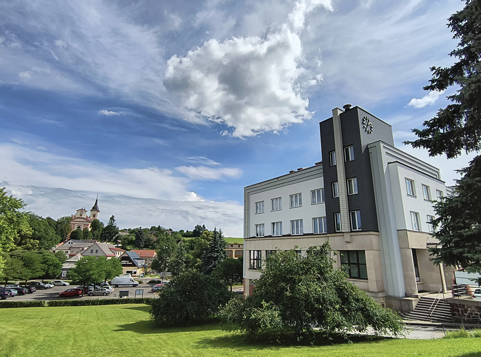 Nová Paka - původní radnice s hodinami